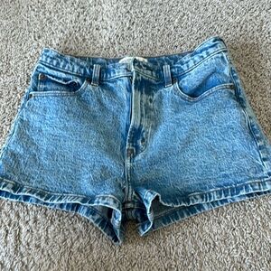 Abercrombie & Fitch Mom Shorts 28 / 6